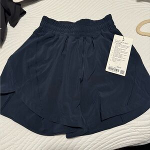 NWT lululemon track that shorts